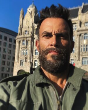 Cheyenne Jackson Instagram - 17 hours of travel and now my European dystopian adventure begins 💥 (after my quarantine, that is.) #BORDERLANDSMOVIE 🤠 👽 🪐