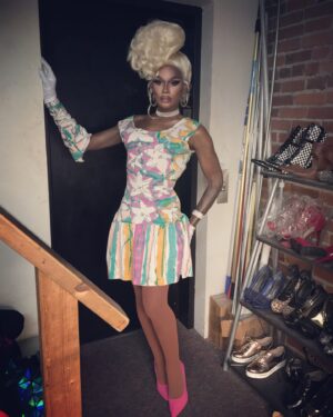 Chi Chi DeVayne Instagram - Always fun @rplacecapitolhill 🤗🤗🤗🤗 hair by @wigsandgrace