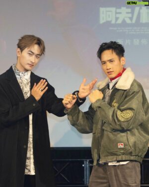 Chi-Sheng Mao Instagram - 今天很榮幸以好朋友及新歌男閨蜜&男朋友MV男主一角參加「阿夫音樂故事」 的發佈記者會， 圓滿順利🎉
祝賀阿夫的新EP「阿夫音樂故事」大賣！
今天在現場看了MV，也一起在台上有說有笑
彷彿夢回當時ㄧ起拍攝的時光～ 很鬧😂
大家記得去聽爆這三首音樂故事「無法交集的愛、重新來過、男閨蜜&男朋友」！

到時候YouTube上發的音樂故事三部曲和三首MV也記得看爆‼️

今天在台上我們被問到：「如果你們同時喜歡上一個人，你們會怎麼選擇？」回答到時候自己去看發佈會的影片😂

Q: 如果是你們，你們會怎麼選擇呢？

@parkerstilldreaming Make up & Hair /@kimstarworld 
@suhfu.unbreakable Make up & Hair / @laku_lee 
Special thanks to @jingjing.wan 

#角落娛樂 #海王天璽文化傳媒 
@hwc_entertaiment @cornerrecord