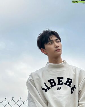 Chi-Sheng Mao Instagram - 大家準備好入秋了嗎🍂🍂🍂

✂️/ @kimstarworld 
📸/ @tigerahloha 
👔/ @nihow_official @libere_official @liberekorea_official