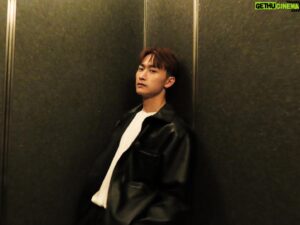 Chi-Sheng Mao Instagram - 進電梯，我們有12樓的時間⏳☕️
想多了全是問題，做多了全是答案
推翻標準答案，你就是標準答案。

“Join me? We have 12 floors to share”
