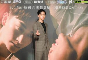 Chi-Sheng Mao Instagram - 首先，總經理感謝大家看完首播2集給了這麼熱烈的回應，不論是在日本平台榮獲第一名或者是在各個平台有優異的成績，對我們夏氏集團而言，很光榮。
在這邊感謝所有對夏氏集團的貢獻與投入！

接下來 我要講講你們了…

堯舜宇，幹得不錯！果然沒看錯你，後面幾集也要繼續在我身旁努力喔～

惠望，眼光果然有你的，但…把我形容成一隻貓？
不錯～ 我們先走著瞧。

Lisa，那個出氣舒壓猩猩是怎麼回事？為什麼沒有也給我送上一個⋯我壓力也很大，但沒關係，有舜宇就夠了。

Sofia，服務總經理Q&A又是什麼時候的事？先人血淚傳承下來？到我辦公室一趟。

明天就是第三集，相親的事情都搞定了嗎？

✂️/ @kimstarworld 
👔/ @sandroparis 
📷/ 夏氏集團幕後
#絕對佔領 #Youaremine #夏宇CP #毛祁生