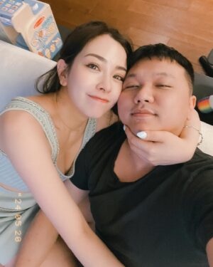 Chiao-Wei Ting Instagram - 520 我的男神💕

#熱戀夫妻 #每天都在熱戀 #❤️‍🔥