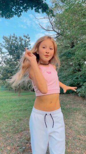 Chiara Nella Kekrt Instagram - Mmm, she the devil🩷🔥❤️

#trend #trending #trendingreels #havefun
