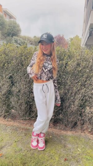 Chiara Nella Kekrt Instagram - ✨SMILE✨

#smile #happy #enjoythemoment #trending #trendingreels