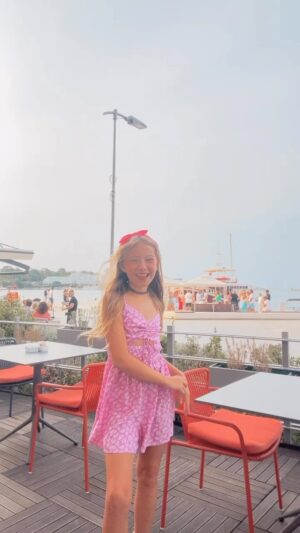 Chiara Nella Kekrt Instagram - Ahojky #teamchiara teda #teambarbie 💗
Přiznejte se kdo už viděl nový film @barbiethemovie ?  Já bohužel premču zmeškala, ale to nevadí protože hned jakmile se vrátím z dovolené tak na něj budu🩷!

#barbie #barbiethemovie #teamchiara #loveit #enjoy #holidays #funtime