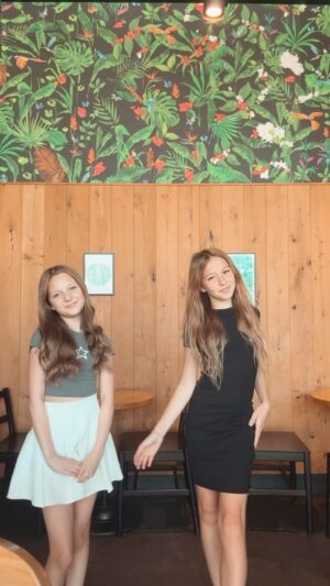 Chiara Nella Kekrt Instagram - @starbucksczech 💋🍹
w/ @nikki_nikolamachova ❤️😻

#friends #friendstime #fun #girls #trending #loveit #fyp #trendingreels