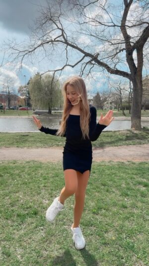 Chiara Nella Kekrt Instagram - Jen tak pro radost🍀🫶🏽

#dancing #enjoying #tanec #friday #happy #lovethis #trending #reels #fyp