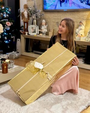 Chiara Nella Kekrt Instagram - Vánoce 2023 🎄🌟
Radost, štěstí, vděk, rodina ♥️
Děkuju🙏❤️💫

#chtistmas #christmastime #christmaseve #christmasspirit #happiness #luck #family #grateful #thankyou