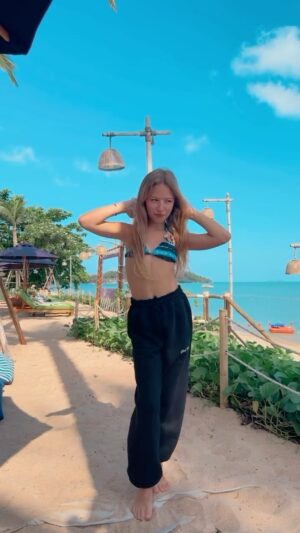 Chiara Nella Kekrt Instagram - Another day in paradise💙🌴☀️

#dancing #on #the #beach #beautiful #day #thailand🇹🇭 #thaibeach #trending #trendingreels #loveit