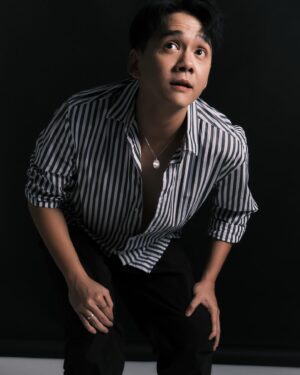 Chicco Kurniawan Instagram - Self-portraits
Photographer @vonywong
MUA @makeupbylizaadilah
Asst. MUA @liaakm
Hairdo @nilahairdo