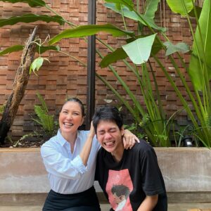 Chicco Kurniawan Instagram - Happiest birthday tante !! tempat banyak sekali orang bercerita ! ❤️❤️❤️❤️🖖🖖🖖🖖🖖
