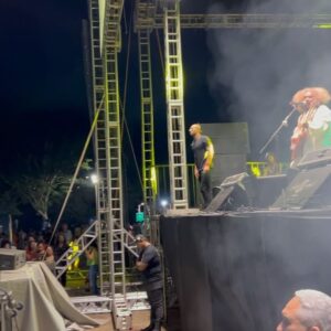 Chico César Instagram - Ontem rolou Ao Arrepio da Lei no Parque das Nações Indigenas, no projeto MS Ao Vivo. Plateia linda, calorosa e arrepiante. 
Campo Grande, amamos tocar aí! Até breve! 

@oficialchicocesar 
@fontanetti 
@jotaerreoficial 
@swamijr.oficial 
@___layyla 
@alinefalcaomusica 

@cibeleminderluthier 
@nishidajapones 
@evaldoluna 
@eduardoperucci 
@marisabentivegna 
@silribas 
@fetein 
@lfmaisc 
@biawetzel