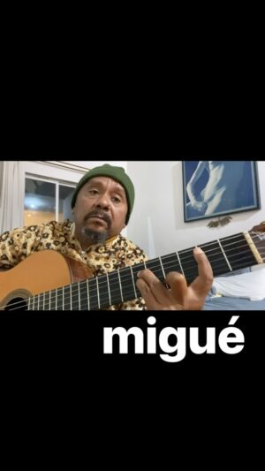Chico César Instagram - migué

por não ter samba no pé
você dá o migué
você dá o migué
você sai de fininho 
pisa pianinho, qualé
diz que é bossa nova
levanta os dedinhos 
grita alguma coisa
que parece inglês 
por causa de gente como vocês 
é que eu vivo sambando sozinho