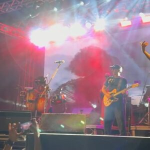 Chico César Instagram - A plateia foi puro calor ontem no 22 º SALIPI! 
Que felicidade a nossa poder dividir essa noite de música e amizade com vocês! 
Viva Teresina, viva o Piauí, viva o Salip!!

@alinefalcaomusica 
@___layyla 
@swamijr.oficial 
@jotaerreoficial 
@rovilsonpascoal 

@marisabentivegna 
@evluna55 
@eduardoperucci 
@nishidajapones 
@cibeleminderluthier 
@silribas 
@fetein