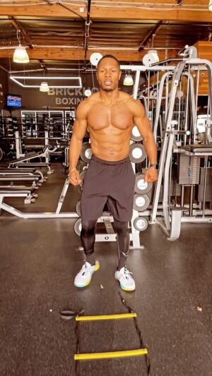 Chido Nwokocha Instagram - All I know is the Grind ‼️
.
.
.
#motivation #fitnessjourney #naija 
#nike #health #goals 
🏋🏾‍♂️🎥 @chrisdwong