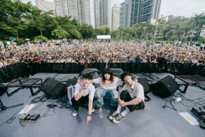 Chih-Siou Instagram - .
搖滾台中！
@rockintaichung ❤️‍🔥❤️‍🔥❤️‍🔥

吉他/ @shaoenlo 
鼓手/ @kuanyu_chi 
內場/ @chenating 
外場/ @frankonewaystreet 
妝/ @wjc_mua 
髮/ @zin_evanhairstylist_ 
造型/ @edie20402 
小毛/ @lapattymo 
假狗/ @fakedog69 

酷衣服/
@Coach  #CoachNY #CoachFall2023

照片/ @rockintaichung 大家