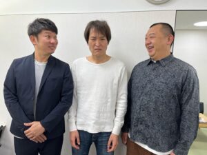 Chihara Junia Instagram - テレ朝で
この人たちと
お写真を