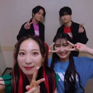 Chika Anzai Instagram - 【グリユニショー載せきれなかった写真たち】

①動画だったごめんぴ😉

②わたしもしおんぬもキャラ合わせでエクステつけてもろたよ✌️✌️

③④⑤今回もし最後だったら後悔しないためにもちせさんに合わせて高めツインテに挑戦しました…この高さは小学生ぶりですね…貴重な経験をありがとうちせ🥲

⑥中に着てたグッズT！実は襟と袖を切り取って着てました！キービジュでちせが腕まくりしてるの見てわたしも腕まくりしがちなので嬉しかったです🥰

⑦イベント終わって楽屋行ったらいちご大福が…え…スタッフさん用意してくれたのかな…って詩音ちゃんとわたわたしてたんだけど真相はわからず😇とりあえず美味しかったですありがとうございます🥰

⑧広瀬くんお誕生日おめでとうケーキが登場🎂9日です皆さんもお祝いしましょう🎉

そんなこんなで、夢のように楽しい時間でした…！！
グリッドマンユニバース最高だって気持ちを皆さんと共有出来て幸せでしたありがとうございました！！

#GRIDMAN_UNIVERSE