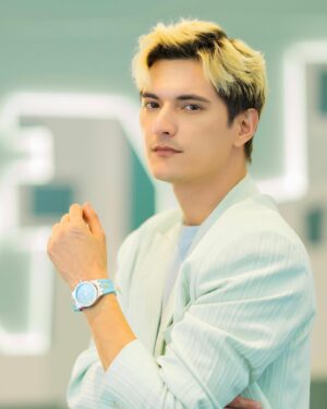 Chinawut Indracusin Instagram - Always enjoy my time with #mauricelacroix family!

เปิดตัวรุ่น AIKON Automatic Summer Limited Edition สีอย่างสวยเลยยย

#ColorMyAIKON #MauriceLacroixThailand #AIKONSummerVibes