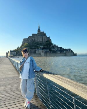 Ching-Tien Li Instagram - 北法 
最推薦去聖米歇爾山、象鼻海岸😍
海鷗肥肥的好可愛喔！
另外路途遙遠…
景點跟景點的車程 ，要好好評估！

躺在手機的庫存…趕緊發一發😗 
旅遊文無時間軸