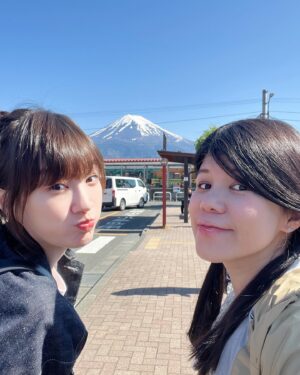 Ching-Tien Li Instagram - 日本芝櫻季

粉紅色的世界
太幸運了 
要看到完整的富士山🗻太不容易了