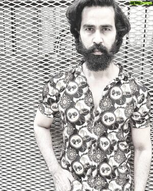Chirag Jani Instagram - "In the absence of color, emotions speak louder. Let your black and white photo tell a thousand stories. 📸 #EmotionalCapture #Storytelling"

#chiragjani #chiragjaniactor #picoftheday #blackandwhite #portrait #grattitude