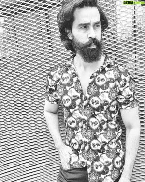 Chirag Jani Instagram - "In the absence of color, emotions speak louder. Let your black and white photo tell a thousand stories. 📸 #EmotionalCapture #Storytelling"

#chiragjani #chiragjaniactor #picoftheday #blackandwhite #portrait #grattitude