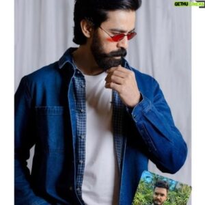 Chirag Jani Instagram - Feel aani chahiye...😁🤘

Okay, article pe aate hai

'ચિરાગ જાની'...નામ તો સૂના હી હોગા?.... શું? નથી સાંભળ્યું? આપણા મનમાં એક માન્યતા છે કે જ્યાં સુધી ઘરનો છોકરો બહારથી વેલિડેશન ન લઈ આવે ત્યાં સુધી તેની કદર નથી થતી. ચિરાગ અત્યારે સાઉથમાં ધૂમ મચાવે છે. મોટા મોટા પ્રોડ્યુસર ચિરાગને પોતાની ફિલ્મમાં લેવા માટે પડાપડી કરે છે. રજનીકાંત, સૂર્યા, રવિ તેજા જેવા મોટા સુપરસ્ટાર પણ ચિરાગને પોતાની ફિલ્મમાં કાસ્ટ કરવાની ઈચ્છાઓ રાખે છે, પણ ફક્ત બોલિવૂડમાં કામ કરેલું ન હોવાથી આપણા જ ગુજરાતી અને કોડીનારના આ યુવાનને આપણે હજુ ઓળખતા જ નથી. આપણે હંમેશા કહીએ છીએ કે ફિલ્મોમાં સપોર્ટ અને બેકગ્રાઉન્ડ વગર એન્ટ્રી લેવી અશક્ય છે, ત્યાં ખૂબ જ નિપોટિઝમ છે, લેકિન ઇસ બન્દે કો હી દેખ લો... એવું કહેવામાં આવે છે કે સાઉથમાં હીરો બનવું સહેલું છે પણ વિલન બનવું વધારે અઘરું… આ બધી જ વાતોને જાણવા આજે 'દિવ્ય ભાસ્કર' એપ દ્વારા ચિરાગ જાનીની મુલાકાત કરવામાં આવી. તો ચાલો... ચિરાગ પાસેથી જ જાણીએ ફિલ્મ ઇન્ડસ્ટ્રીની અવનવી અને અજાણી ગપસપ…

Read full article on @divyabhaskar_in app

.

.

.

#chirag #chiragjani #handsomevillain #villain #southfilms #southindustry #tollywood #tamil #actor #rajnikanth #thala #superstar #surya #raviteja #ajithkumar #bollywood #dhollywood #film #filmindustry #dhruv #dhruvsanchaniya #journalist #interview #kodinar #girsomnath #saurashtra #gujarat #gujarati #india