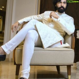 Chirag Jani Instagram - New fashions and styles come and go, Let the Indian-ness show! 📷📷📷
.
.
.
#ChiragJani #ethnicwear #ethnic #collaboration #look #outfit #fashion #celebrity #actors #actorslife #tamil #malayalam #kannada #telugu #trending #acting #brand #influencer #icon #youth #young #movie #star