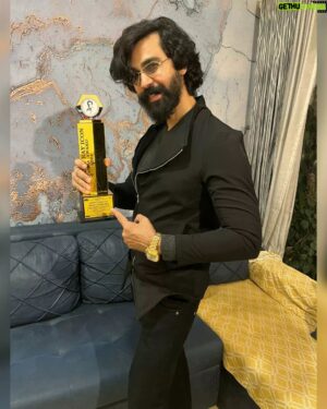 Chirag Jani Instagram - "And the Award goes to...." 🏆

This line has a MAGIC of its own !!😍
. 
All such accolades are real income for an Artist.
#gratitude
.
.
.
.
#awardshow
#actor 
#chiragjani #chiragjaniactor #bestvillain #handsomevillain #tollywood #dhamaka #raviteja #massmaharaja