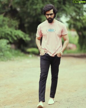 Chirag Jani Instagram - "Embrace the beauty of the present moment, wherever you may be 🌟 #LiveInTheNow #FindBeautyEverywhere" It's all about appreciating the now! 🌸✨
.
.
.
.
.
.
#chiragjaniactor #chiragjani #bearded #kaappaan #krack #dhamaka #thunivu #nayikadevi #gthefilm