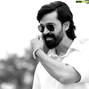 Chirag Jani Instagram - "I don't follow the crowd, I create my own path and march to the beat of my own drum! #RebelSoul 

#chiragjaniactor #chiragjani #bearded #villain #krack #kaappaan #dhamaka #veeram #thunivu
