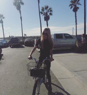 Chloe Arrowsmith Instagram - Spent about a week on Venice beach 🎶🎶Stay Trill 🚲 #venice love you #America 💋💋💋🇺🇸 #westcoast