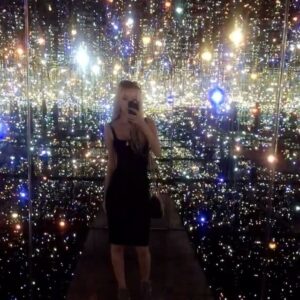 Chloe Arrowsmith Instagram - ✨ .. didn't see the water 😂almost fell in #LA #Thebroad