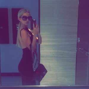 Chloe Arrowsmith Instagram - Real is rare 💋😘👑