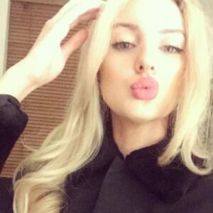 Chloe Arrowsmith Instagram - 💋💋💋💋💋💋💋💋❤️