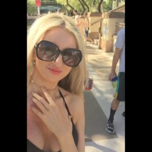 Chloe Arrowsmith Instagram - #Vegas again 🇺🇸