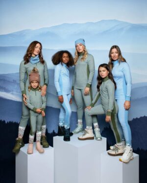 Chloé Dufour-Lapointe Instagram - C’est avec beaucoup de fébrilité que nous vous dévoilons enfin la nouvelle collection automne-hiver 2023 de @tisseesserrees ! ❄️

De plus, cette année marque une étape importante alors que nous vous offrons pour la toute première fois une gamme de vêtements destinées aux jeunes filles de 3 à 14 ans ! 🥰

Notre collection fait tranquillement son entrée dans plus de 90 points de vente !! Vous trouverez tous les détaillants sur le www.tisseesserrees.ca.

Nous avons mis tout notre coeur et notre passion pour la mode et l'hiver dans cette nouvelle collection et espérons qu'elle saura vous garder belle et au chaud tout au long de la période hivernale !❄️🤍❄️