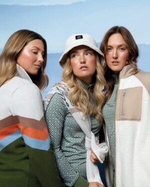 Chloé Dufour-Lapointe Instagram - C’est avec beaucoup de fébrilité que nous vous dévoilons enfin la nouvelle collection automne-hiver 2023 de @tisseesserrees ! ❄️

De plus, cette année marque une étape importante alors que nous vous offrons pour la toute première fois une gamme de vêtements destinées aux jeunes filles de 3 à 14 ans ! 🥰

Notre collection fait tranquillement son entrée dans plus de 90 points de vente !! Vous trouverez tous les détaillants sur le www.tisseesserrees.ca.

Nous avons mis tout notre coeur et notre passion pour la mode et l'hiver dans cette nouvelle collection et espérons qu'elle saura vous garder belle et au chaud tout au long de la période hivernale !❄️🤍❄️