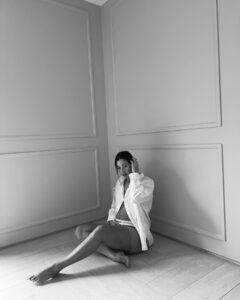 Actress Chloé Dufour-Lapointe HD Instagram Photos and Wallpapers February 2024