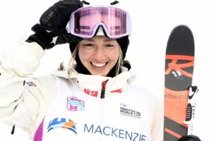 Chloé Dufour-Lapointe Instagram - Vraiment fière de mon week-end à Tremblant et de mes résultats! ✨ J'ai atteint la finale à deux reprises, en plus de faire mon premier Top 8 cette saison! C'est toujours un plaisir de skier ce beau parcours et de braver le froid du Québec! ❄️ Merci pour tous vos mots d'encouragement cette semaine. C'est maintenant le temps de partir pour Deer Valley. ✈Il reste encore deux dernières courses avant la fin des sélections olympiques et je vais continuer cette belle progression et tout donner jusqu'au bout! 🤍
.
Really proud of my weekend at Tremblant and my results! I reached the final twice, in addition to making my first Top 8 this season! It is always a pleasure to ski this beautiful course and to brave the cold of Quebec! Thank you for all your words of encouragement this week. Now is the time to leave for Deer Valley. There are still two last races before the end of the Olympic selections and I will continue this great progression and give everything to the end!
.
📸: @bernardbrault 
🤝: @rossignolracing @oakleyskiing @rbc @canfund @auclairsports @fulltiltboots @girosnow @leki.canada
