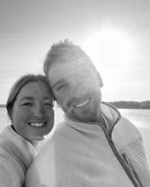 Chloé Dufour-Lapointe Instagram - Presque 18 ans ensemble…Notre belle histoire a débuté vers la fin de notre secondaire deux… 

Au travers notre jeunesse, nous avons grandit et évolué côte à côte… Nous avons vécu bien des hauts, mais aussi, comme tout le monde, des bas… Cependant, la communication et surtout l’amour que nous avions entre nous deux n’a jamais disparu! 

Des années à voyager de mon côté pour m’entraîner et partir en compétition… Nous avions convenu ensemble que je m’engagerais dans trois Jeux olympiques au travers des années… 

Ces troisièmes Jeux arrivèrent et je n’étais pas prêtes à arrêter. J’allais regretter de ne pas continuer… Malgré tout, tu m’as laissé m’envoler pour un autre 4 ans, afin de réaliser mon dernier et 4e rêve olympique! 

Mon loup, je t’aime et je ne te remercierai jamais assez pour ta patience et ton amour inconditionnel! 

À nous deux et à notre suite …