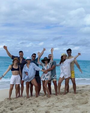 Chloé Dufour-Lapointe Instagram - ☀️Recap d’un voyage en famille plus que parfait au @clubmed ! 💙🏝️🤿⛵️🌊🐚

#clubmed #clubmedcolombus