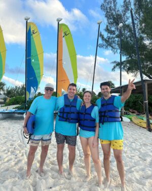 Chloé Dufour-Lapointe Instagram - ☀️Recap d’un voyage en famille plus que parfait au @clubmed ! 💙🏝️🤿⛵️🌊🐚

#clubmed #clubmedcolombus