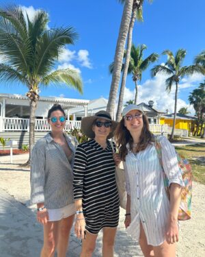 Chloé Dufour-Lapointe Instagram - ☀️Recap d’un voyage en famille plus que parfait au @clubmed ! 💙🏝️🤿⛵️🌊🐚

#clubmed #clubmedcolombus