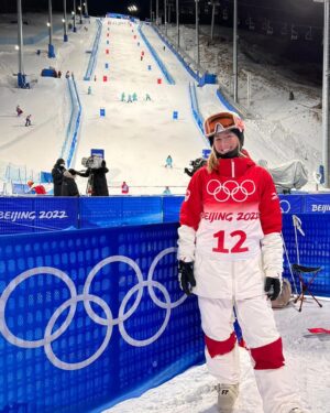Chloé Dufour-Lapointe Instagram - Le moment est enfin venu! ✨ La première étape de qualification est dans seulement quelques heures. J'ai travaillé vraiment fort durant ces quatre dernières années pour en arriver ici et je vais tout donner! 💪 Je veux être fière de moi et je veux le faire en aillant du plaisir et sans avoir de regret! Ne jamais cesser d'y croire 🤍
.
The time has finally come! The first qualifying event is only a few hours away. I've worked really hard over the past four years to get here and I'm going to give everything I have! I want to be proud of myself, I want to do it while having fun, and have no regret! Never stop believing!