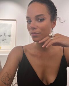 Actress Chloé Leenheer HD Instagram Photos and Wallpapers June 2024