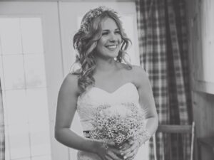 Chloe Russell Instagram - Voici un petit aperçu de mes photos de marriage 🖤