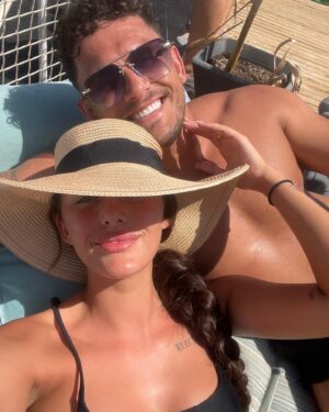 Chloe Veitch Instagram - It’s been emotional, I hope you guys enjoyed @mtvex … the reveal you’ve been waiting for! (What seems I’ve been waiting forever for!) meet my geeza, lemon squeezer, fridge freezer!!! Through thick n thin!🖤